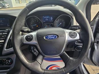 Ford Focus 1.6 Titanium Navigator Powershift Euro 5 5dr