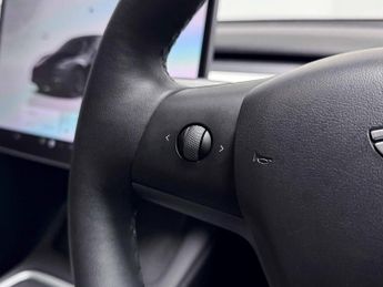 Tesla Model Y (Dual Motor) Long Range SUV 5dr Electric Auto 4WDE (384 bhp)