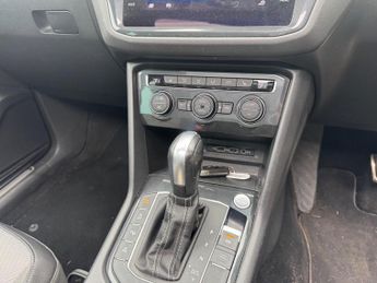 Volkswagen Tiguan 1.5 TSI EVO R-Line Tech DSG Euro 6 (s/s) 5dr