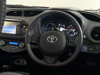 Toyota Yaris 1.5 VVT-h Icon Tech E-CVT Euro 6 (s/s) 5dr