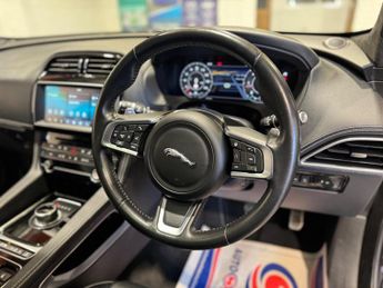 Jaguar F-PACE 2.0 D180 Chequered Flag Auto AWD Euro 6 (s/s) 5dr