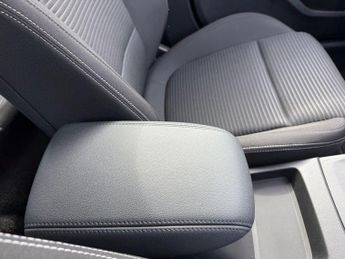 FORD FOCUS TITANIUM