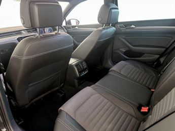 Volkswagen Passat 1.5 TSI EVO R-Line Euro 6 (s/s) 4dr