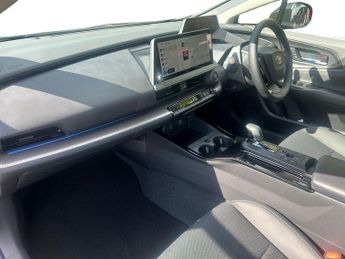Toyota Prius 2.0 13.6kWh Excel CVT Euro 6 (s/s) 5dr