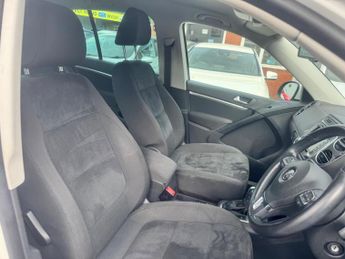 Volkswagen Tiguan 2.0 TDI BlueMotion Tech SE DSG 4WD Euro 5 (s/s) 5dr