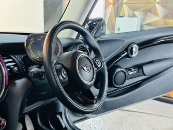 MINI Electric Hatch Cooper SE 32.6kWh Level 1 Auto 3dr