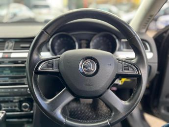 Skoda Superb 2.0 TDI SE DSG Euro 5 (s/s) 5dr