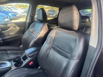 Nissan Qashqai 1.2 DIG-T Tekna XTRON 2WD Euro 6 (s/s) 5dr