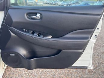 Nissan Leaf 30kWh Tekna Auto 5dr