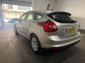 Ford Focus 1.6 Titanium Powershift Euro 5 5dr