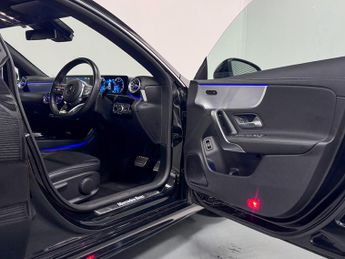 Mercedes-Benz CLA 2.0 CLA220 AMG Line (Premium) Shooting Brake 5dr Petrol 7G-DCT E