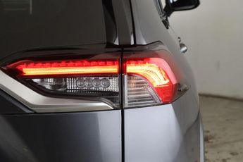 Toyota RAV4 2.5 VVT-h Design CVT 4WD Euro 6 (s/s) 5dr