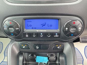 Hyundai ix35 2.0 CRDi Premium Auto 4WD Euro 5 5dr