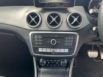 Mercedes-Benz CLA 1.6 CLA180 AMG Line Coupe 7G-DCT Euro 6 (s/s) 4dr