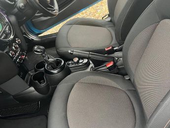 MINI Hatch 1.5 Cooper Auto Euro 6 (s/s) 3dr