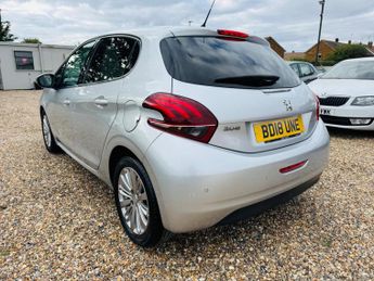Peugeot 208 1.2 PureTech Allure EAT Euro 6 (s/s) 5dr