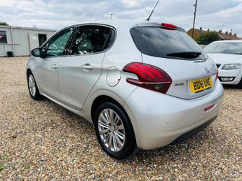 Peugeot 208 1.2 PureTech Allure EAT Euro 6 (s/s) 5dr
