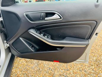 Mercedes-Benz GLA 2.1 GLA220 CDI Sport 7G-DCT 4MATIC Euro 6 (s/s) 5dr