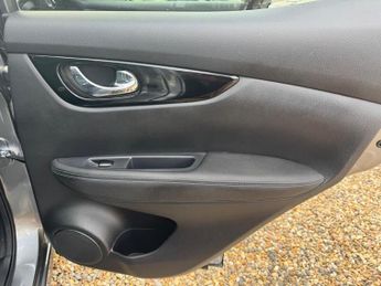 Nissan Qashqai 1.6 dCi Tekna XTRON Euro 6 (s/s) 5dr