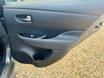Nissan Leaf 40kWh N-Connecta Auto 5dr
