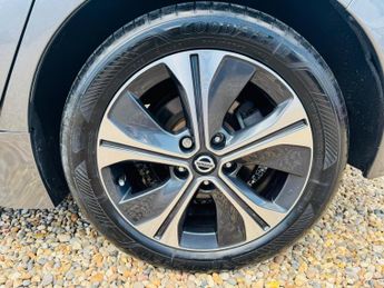 Nissan Leaf 40kWh N-Connecta Auto 5dr