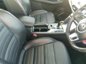 MG MG HS 1.5 T-GDI Exclusive DCT Euro 6 (s/s) 5dr