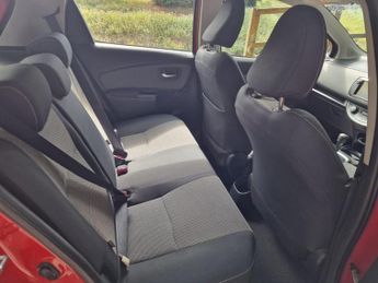 Toyota Yaris 1.5 VVT-h Icon E-CVT Euro 6 5dr