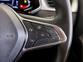 Renault Captur 1.6 E-TECH techno Auto Euro 6 (s/s) 5dr