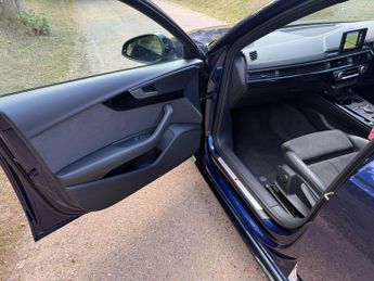 Audi A4 2.0 TDI 40 Black Edition S Tronic Euro 6 (s/s) 4dr