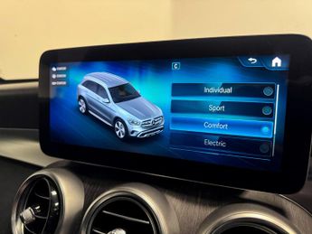 Mercedes-Benz GLC 2.0 GLC300e 13.5kWh AMG Line SUV 5dr Petrol Plug-in Hybrid G-Tro