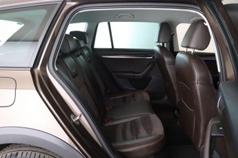 Skoda Octavia 2.0 TDI Scout DSG 4WD Euro 6 (s/s) 5dr