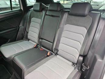 Volkswagen Tiguan 2.0 TSI R-Line Tech DSG 4Motion Euro 6 (s/s) 5dr