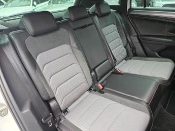 Volkswagen Tiguan 2.0 TSI R-Line Tech DSG 4Motion Euro 6 (s/s) 5dr