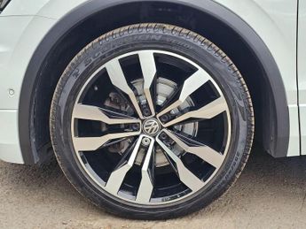 Volkswagen Tiguan 2.0 TSI R-Line Tech DSG 4Motion Euro 6 (s/s) 5dr