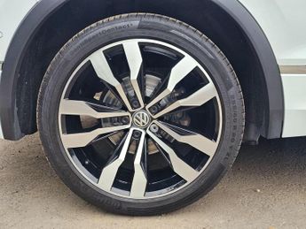 Volkswagen Tiguan 2.0 TSI R-Line Tech DSG 4Motion Euro 6 (s/s) 5dr