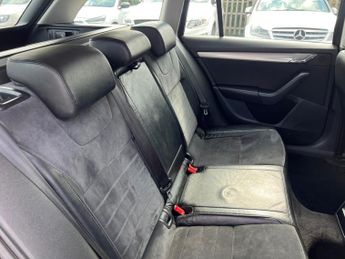 Skoda Octavia 1.6 TDI Elegance DSG Euro 5 (s/s) 5dr