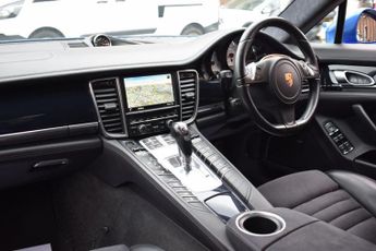 Porsche Panamera 4.8 V8 GTS PDK 4WD Euro 6 (s/s) 5dr