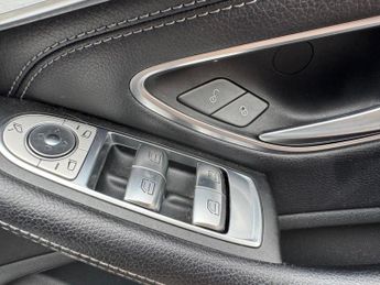 Mercedes-Benz C Class 2.1 C220d AMG Line (Premium Plus) Cabriolet 2dr Diesel G-Tronic+