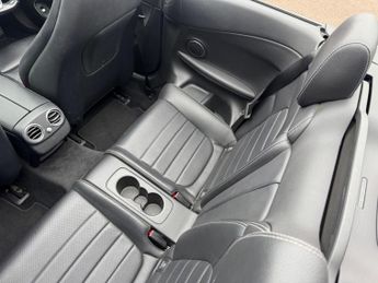 Mercedes-Benz C Class 2.1 C250d AMG Line (Premium Plus) Cabriolet 2dr Diesel G-Tronic+