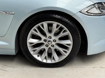 Jaguar XF 2.2d Sport Auto Euro 5 (s/s) 4dr