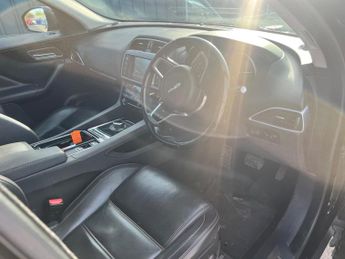 Jaguar F-PACE 2.0 D180 Prestige Auto AWD Euro 6 (s/s) 5dr