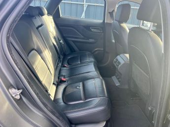 Jaguar F-PACE 2.0 D180 Prestige Auto AWD Euro 6 (s/s) 5dr