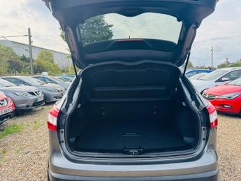 Nissan Qashqai 1.2 DIG-T n-tec+ XTRON 2WD Euro 6 (s/s) 5dr