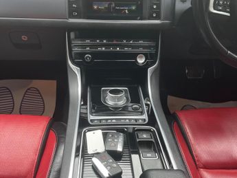 Jaguar XF 2.0d R-Sport Auto Euro 6 (s/s) 4dr