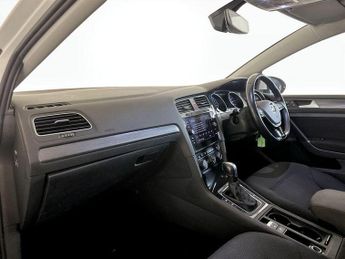 Volkswagen e-Golf 35.8kWh e-Golf Auto 5dr