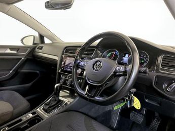 Volkswagen e-Golf 35.8kWh e-Golf Auto 5dr