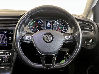 Volkswagen e-Golf 35.8kWh e-Golf Auto 5dr