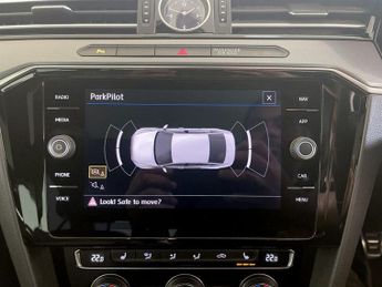 Volkswagen Passat 1.5 TSI EVO R-Line Euro 6 (s/s) 4dr