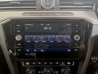 Volkswagen Passat 1.5 TSI EVO R-Line Euro 6 (s/s) 4dr
