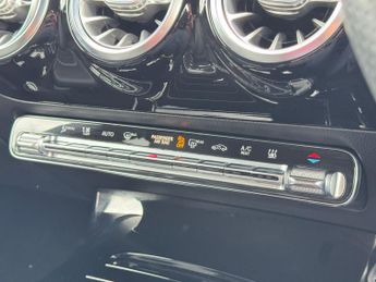 Mercedes-Benz CLA 1.3 CLA250e 15.6kWh AMG Line (Premium) Coupe 8G-DCT Euro 6 (s/s)